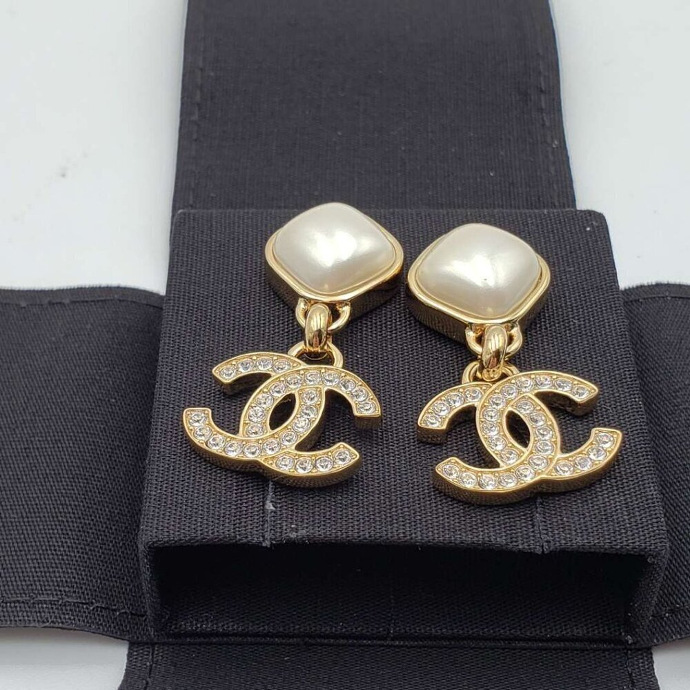 100% Authentic CHANEL Brand New Earrings 675-080824 - Picture 5 of 9